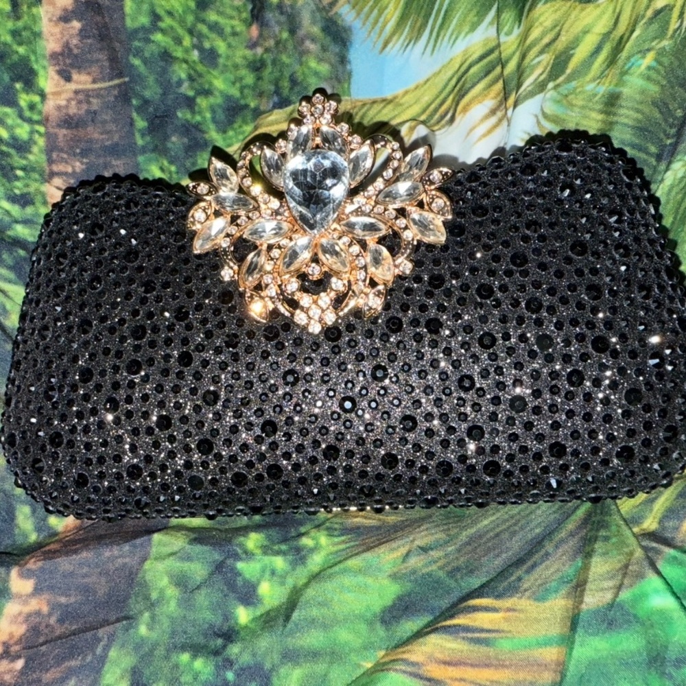 NEW! Beautiful! Elegant! Timeless! Handbag!